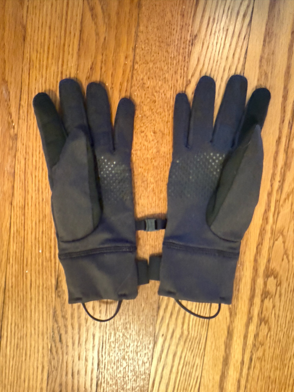 Patagonia Women's Charcoal Lightweight Fleece Gloves - Pair - Picture 2 of 2
